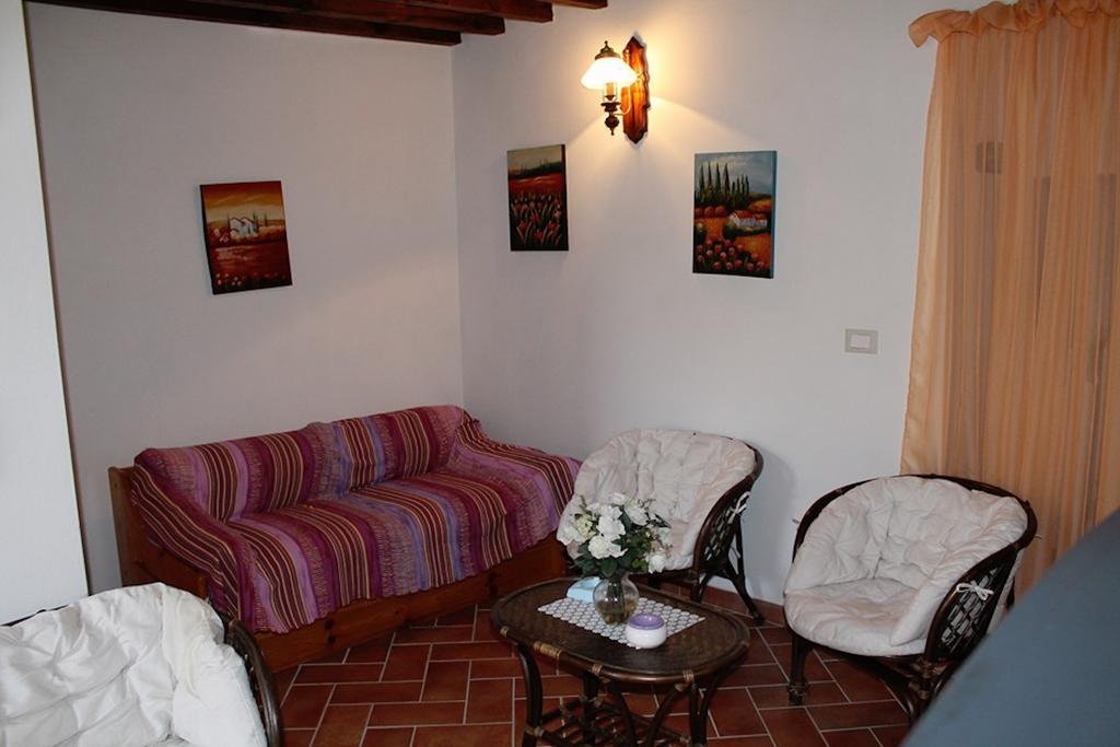 Casa Vacanze In Borgo Monteverdi Marittimo Exterior photo